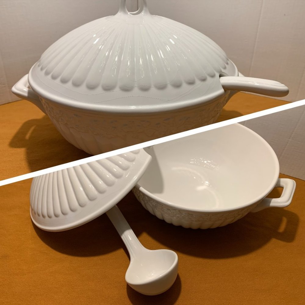 CWC Made in Italy soup tureen - fluted and embossed